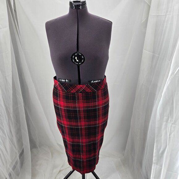 725-25 Torrid Red/White/Black plaid Midi Ponte Pencil Skirt Size 2 18/20 - Picture 1 of 13
